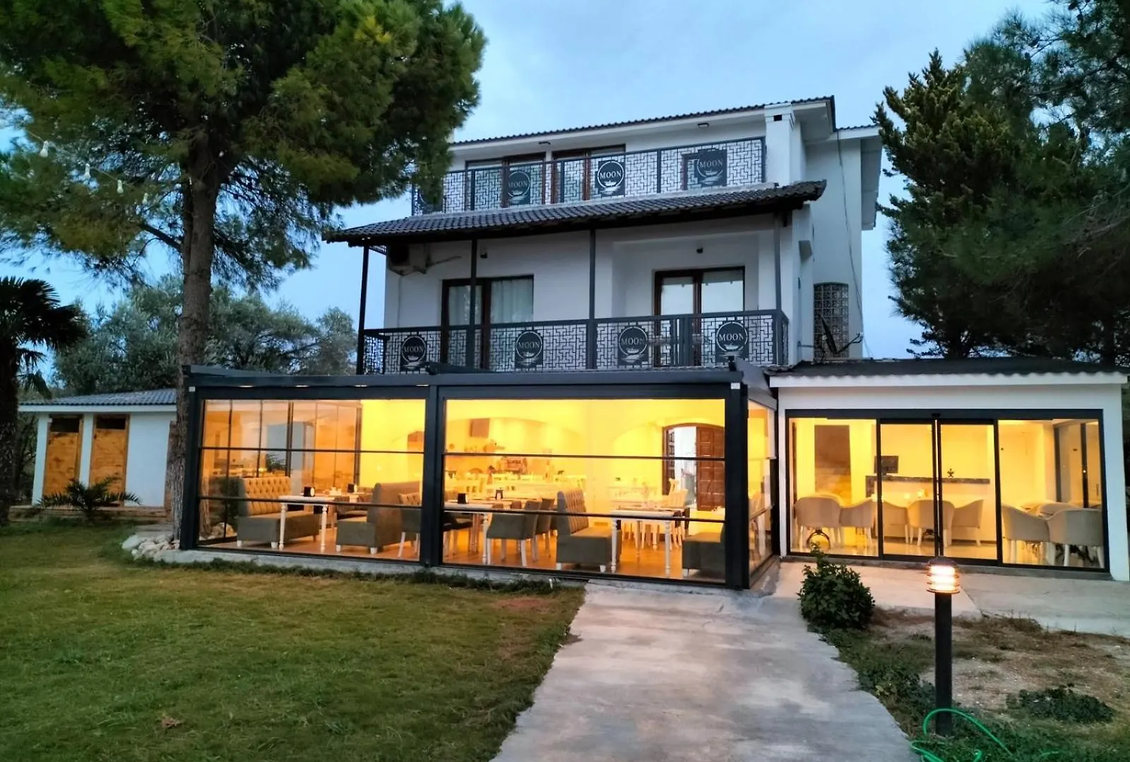 Hotel White Moon İzmir
